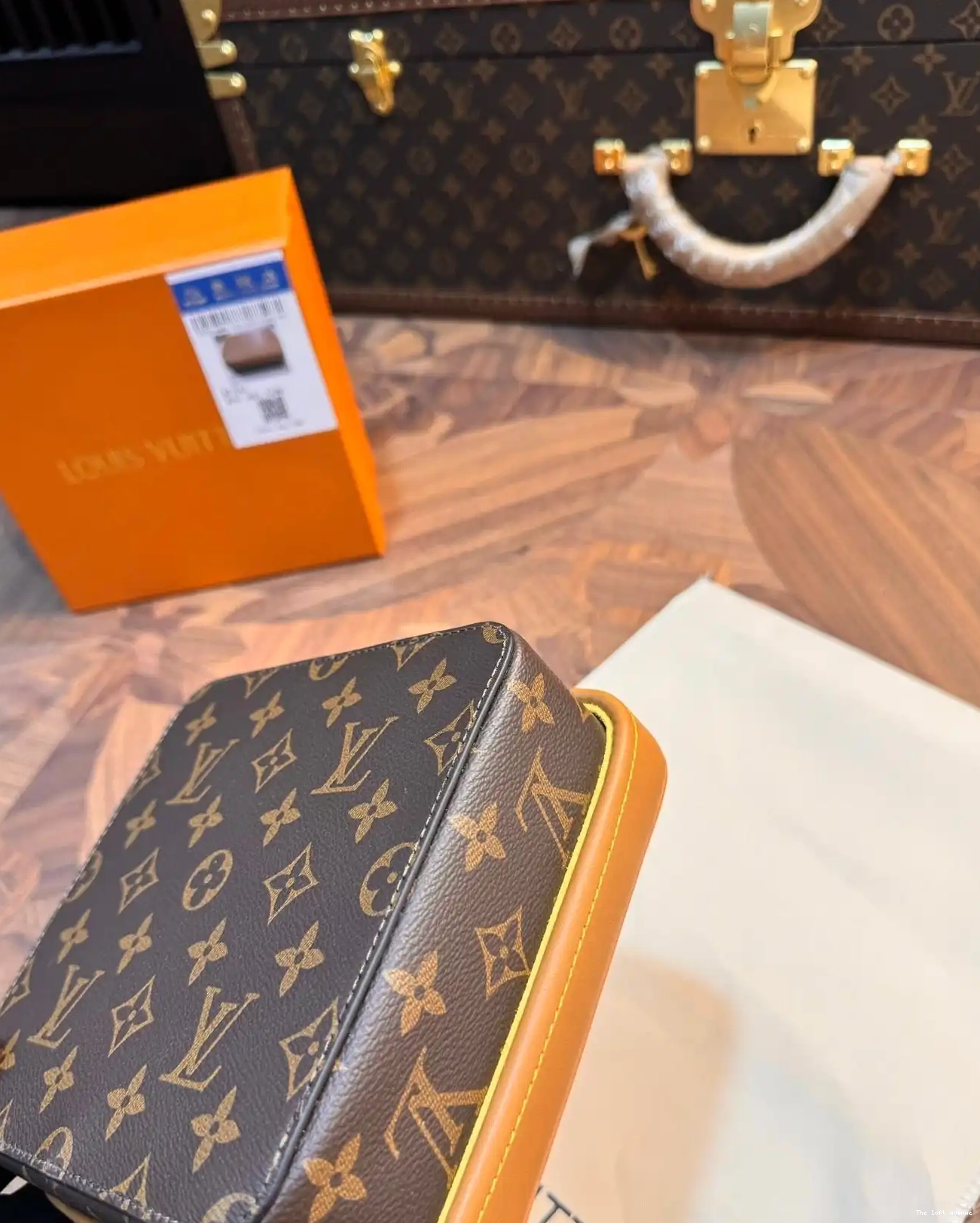 YELLOW SQUARE JEWELRY LV BOX CUSTOM 0608